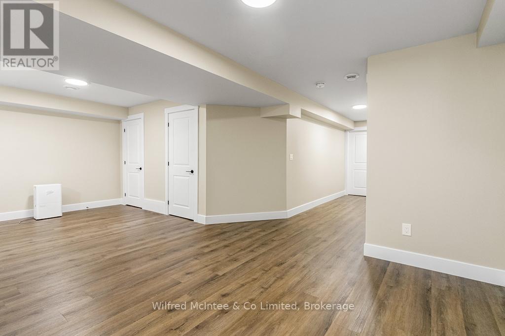 225 Saugeen Street, Saugeen Shores, Ontario  N0H 2L0 - Photo 32 - X12828372