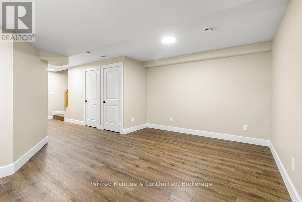 225 Saugeen Street, Saugeen Shores, Ontario  N0H 2L0 - Photo 33 - X12828372