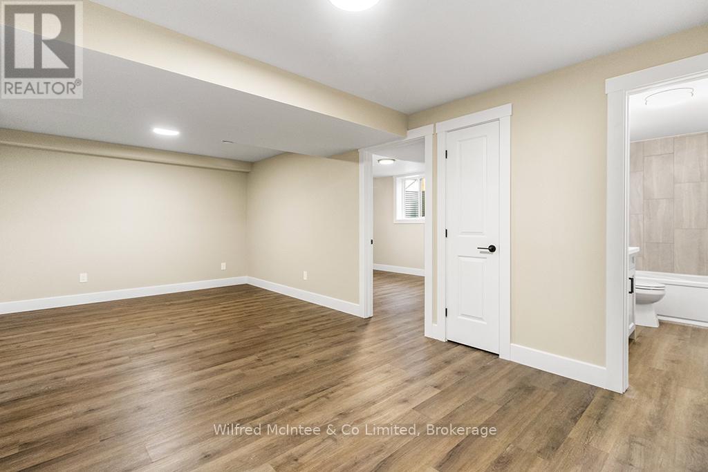 225 Saugeen Street, Saugeen Shores, Ontario  N0H 2L0 - Photo 34 - X12828372