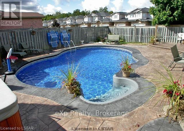 547 Forest Creek Place, London East, Ontario  N5Y 5T7 - Photo 34 - X12829654