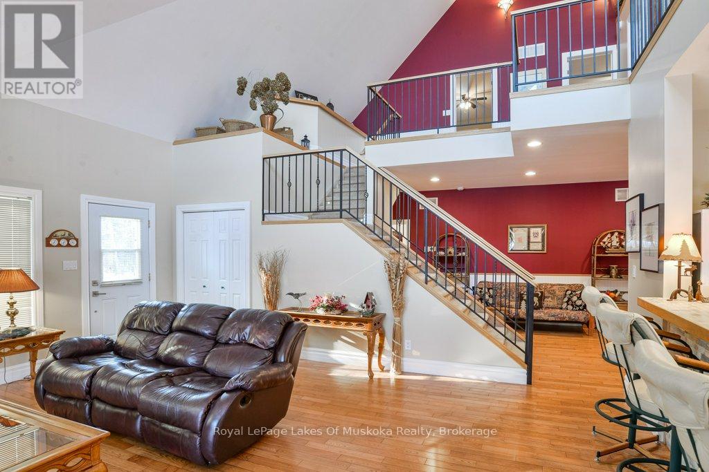 2411 Hwy. 118 E. Highway, Bracebridge, Ontario  P1L 1X1 - Photo 10 - X12831712