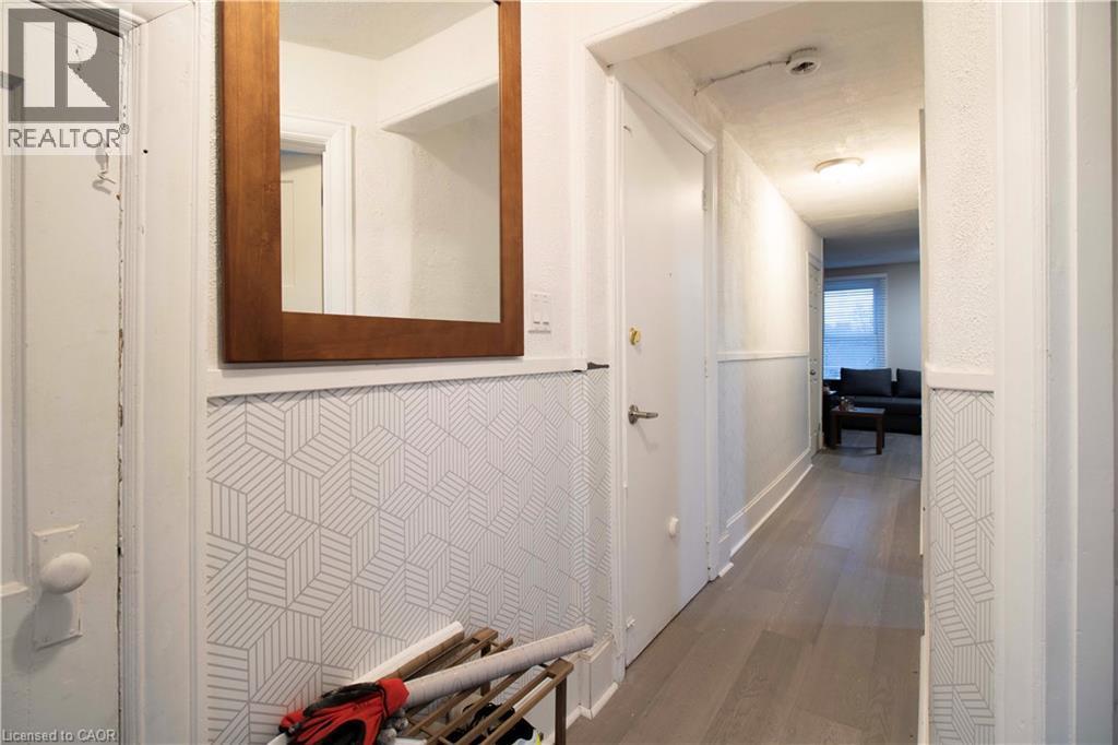 417 King Street W, Hamilton, Ontario  L8P 1B5 - Photo 3 - 40808718