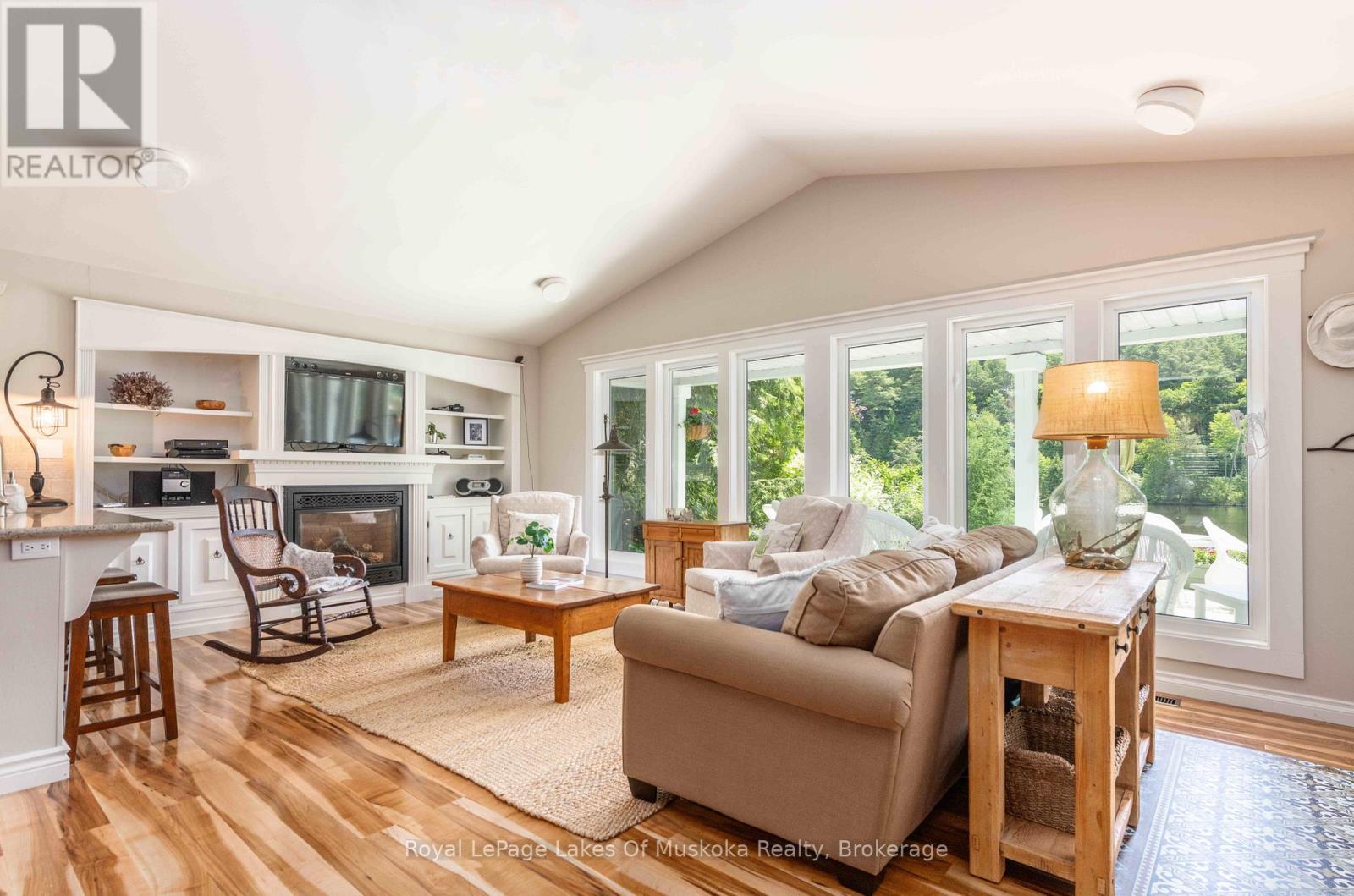 9 Mountview Avenue, Huntsville, Ontario  P1H 1G8 - Photo 10 - X12835352