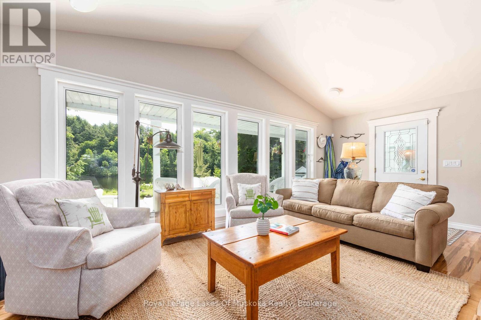 9 Mountview Avenue, Huntsville, Ontario  P1H 1G8 - Photo 11 - X12835352
