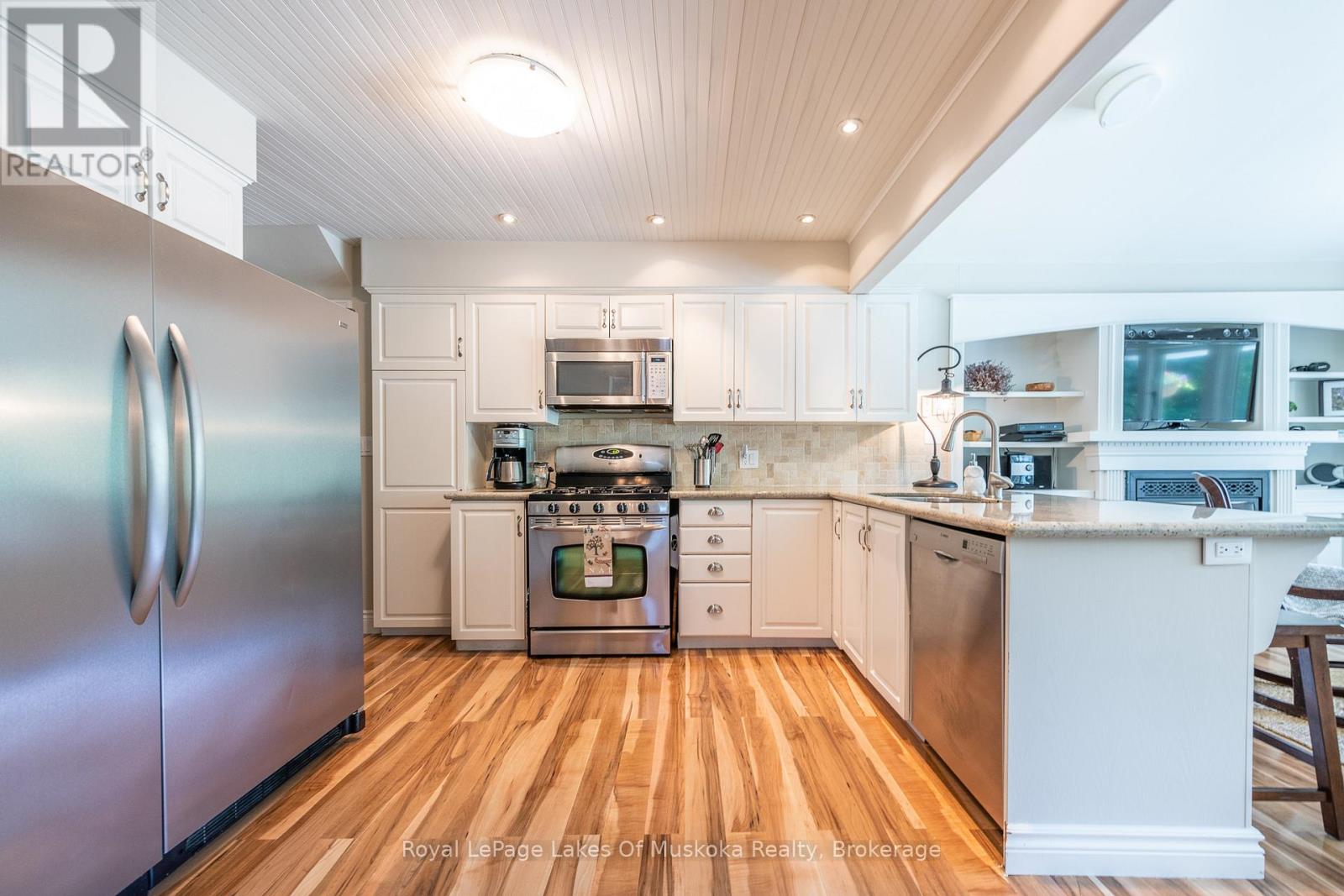 9 Mountview Avenue, Huntsville, Ontario  P1H 1G8 - Photo 16 - X12835352