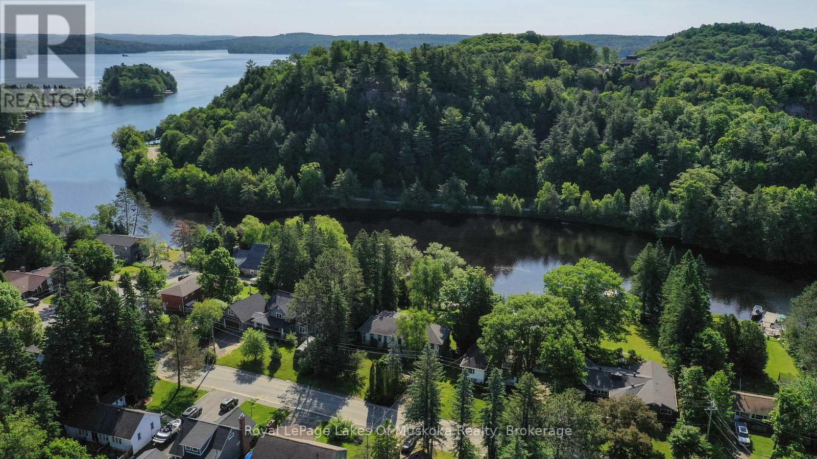 9 Mountview Avenue, Huntsville, Ontario  P1H 1G8 - Photo 5 - X12835352