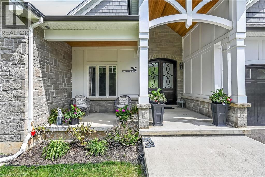 747 Vernon Place, Ancaster, Ontario  L9G 3H4 - Photo 3 - 40809135