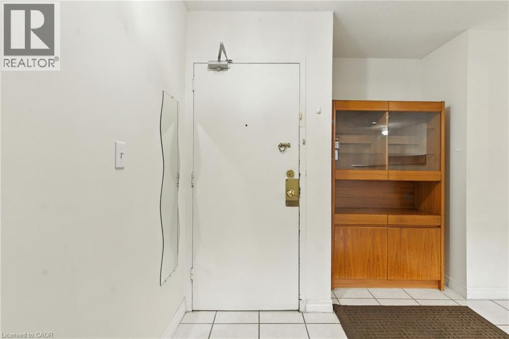 264 Oakdale Avenue Unit# 102, St. Catharines, Ontario  L2P 2K4 - Photo 3 - 40809060