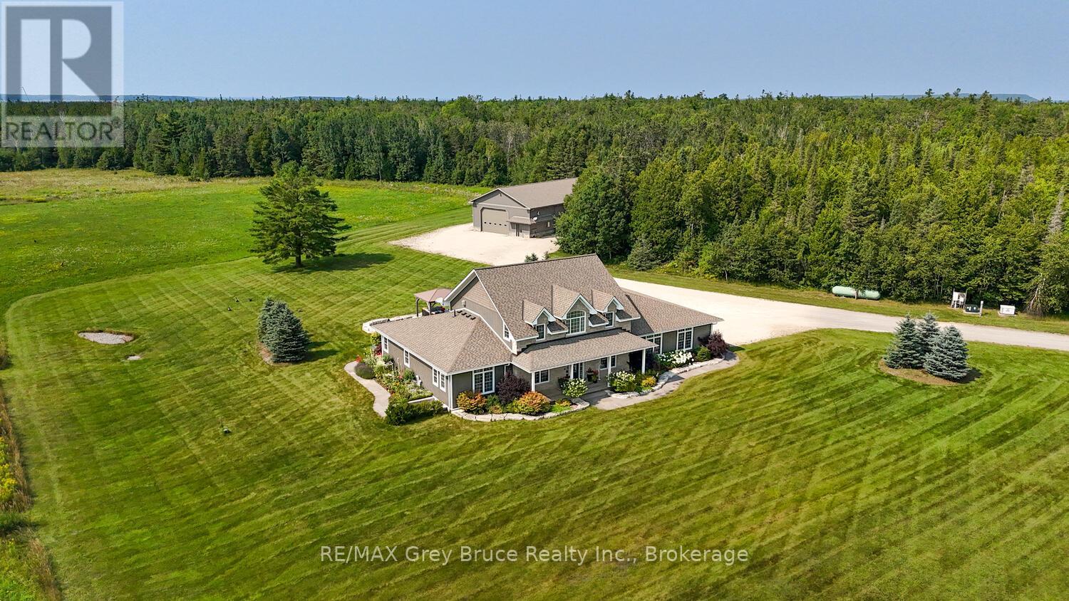 33 Dunks Bay Road, Northern Bruce Peninsula, Ontario  N0H 2R0 - Photo 2 - X12845864