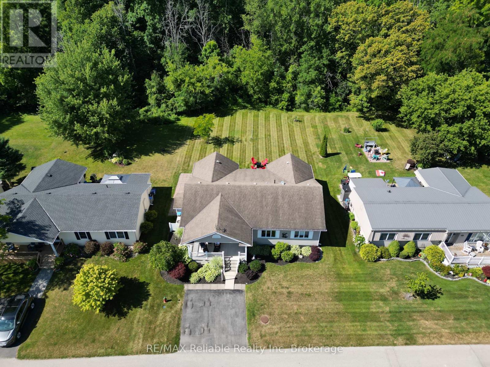 347 Shannon Boulevard, South Huron, Ontario  N0M 1T0 - Photo 3 - X12849768