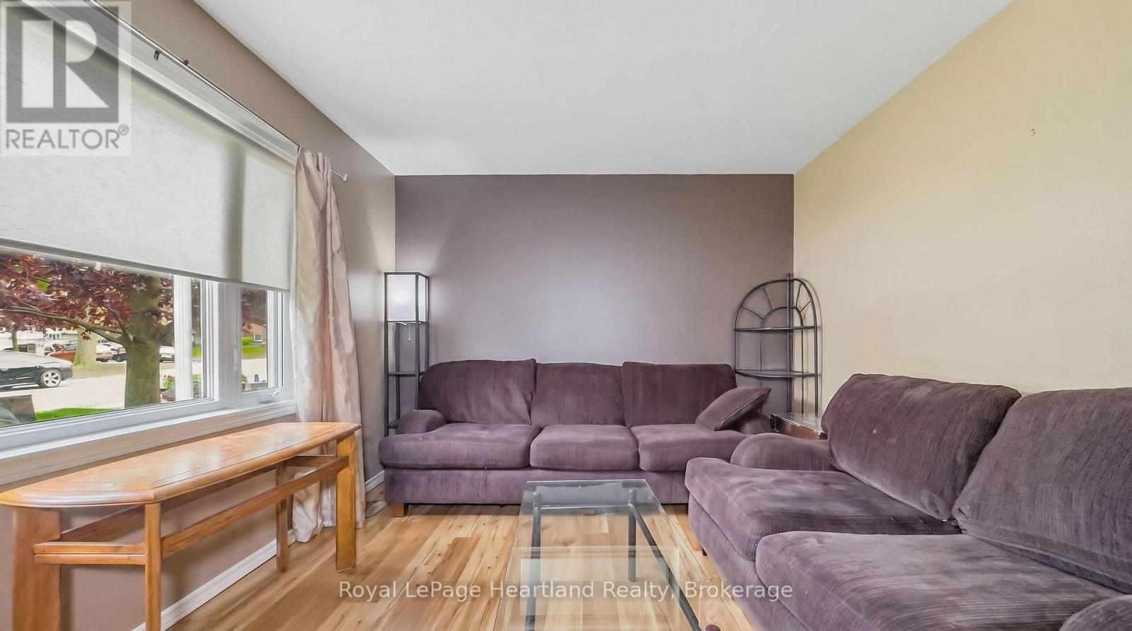 49 Wellington Street W, South Huron, Ontario  N0M 1S2 - Photo 11 - X12850586