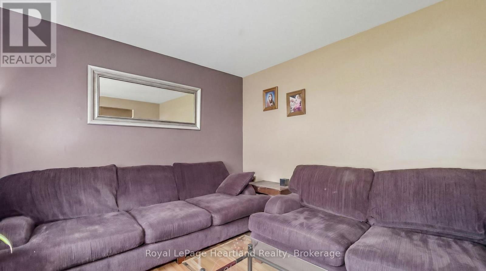 49 Wellington Street W, South Huron, Ontario  N0M 1S2 - Photo 12 - X12850586