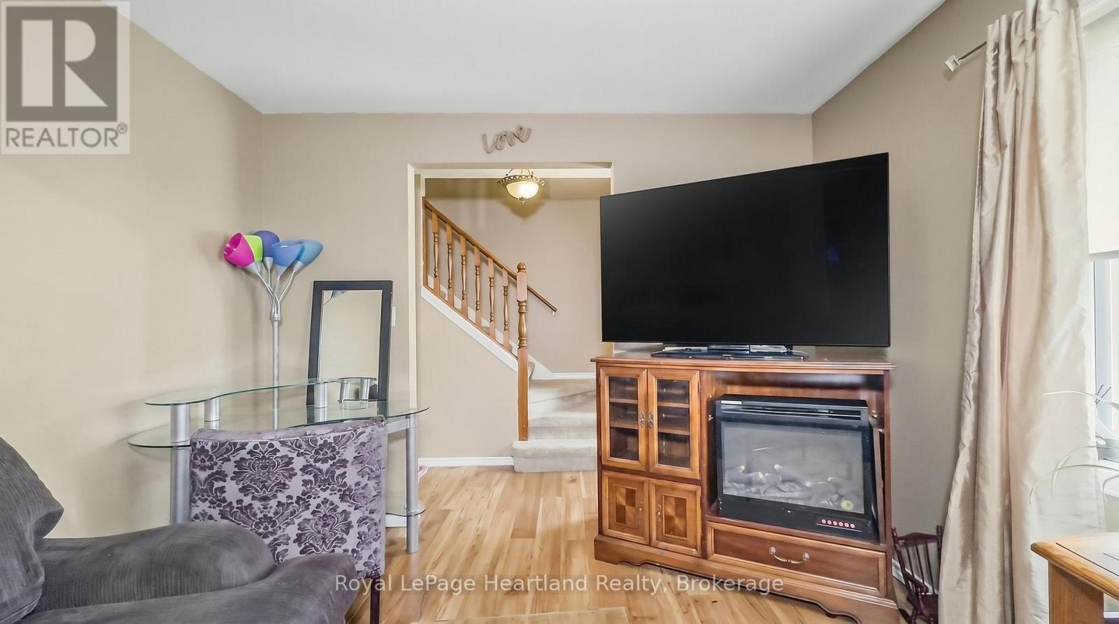 49 Wellington Street W, South Huron, Ontario  N0M 1S2 - Photo 13 - X12850586