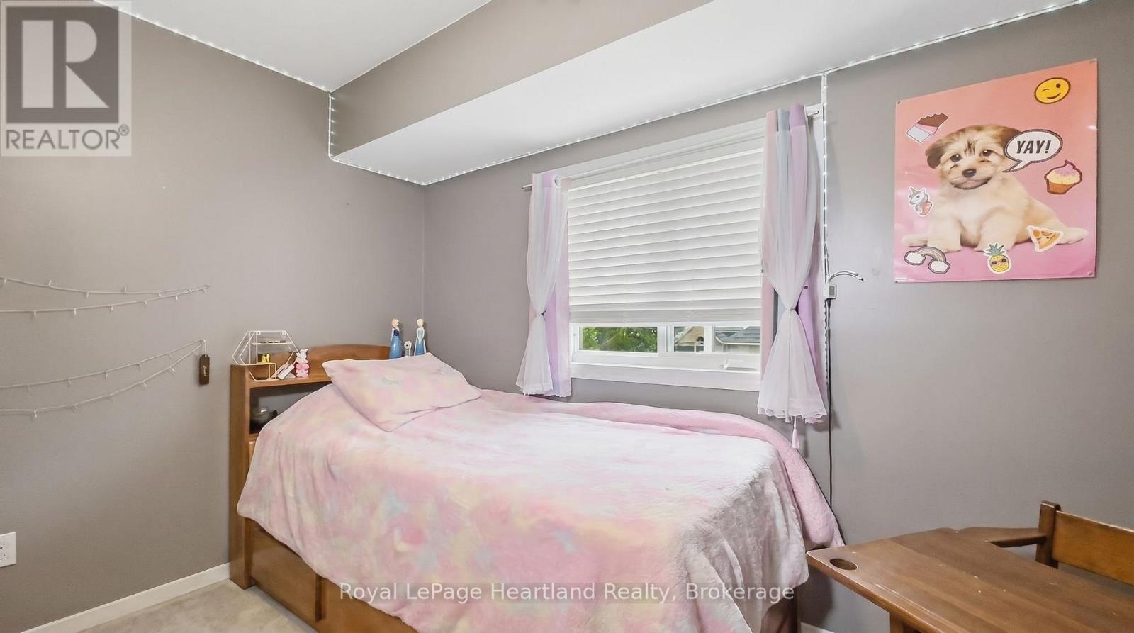 49 Wellington Street W, South Huron, Ontario  N0M 1S2 - Photo 19 - X12850586