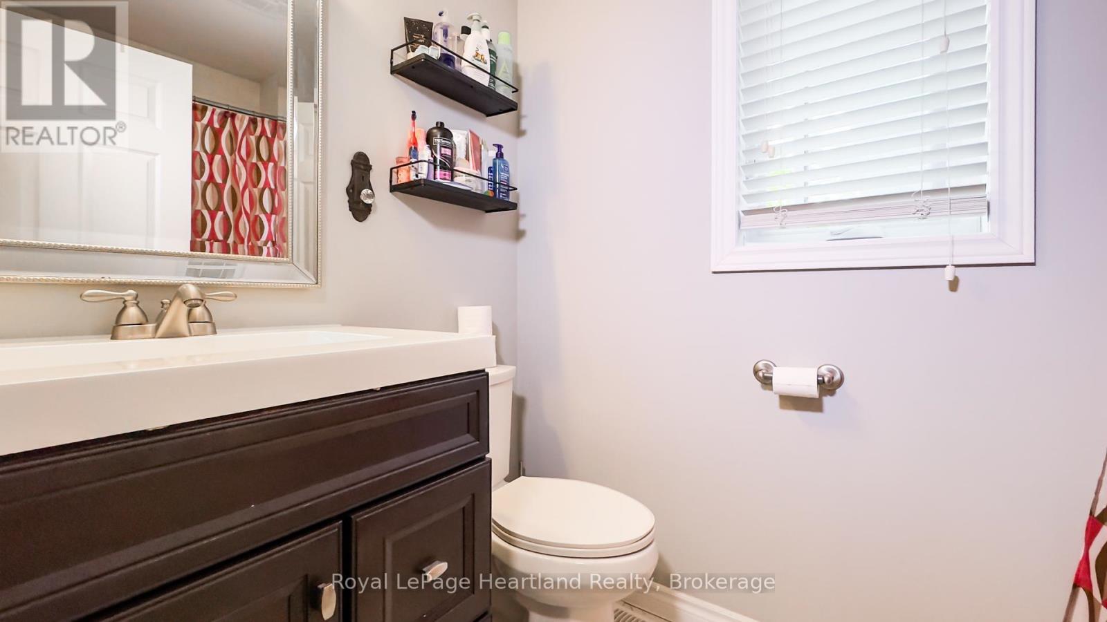 49 Wellington Street W, South Huron, Ontario  N0M 1S2 - Photo 25 - X12850586