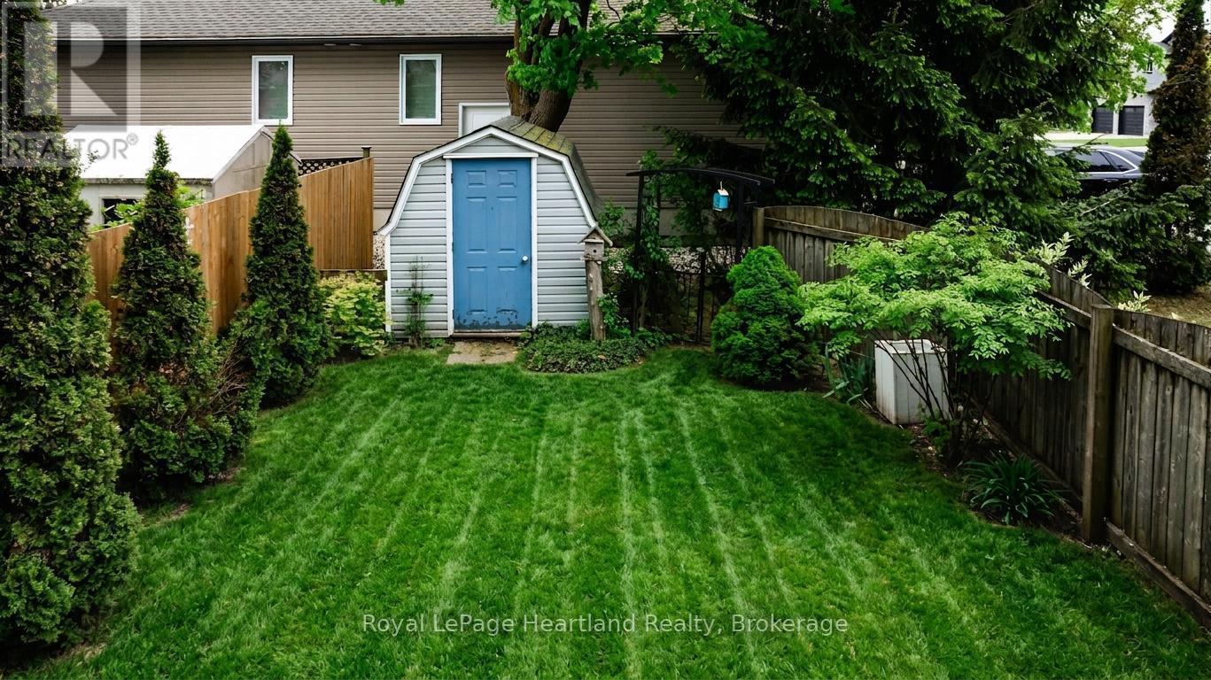 49 Wellington Street W, South Huron, Ontario  N0M 1S2 - Photo 29 - X12850586