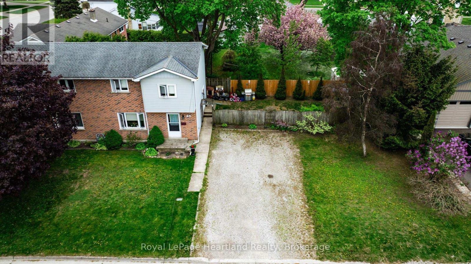 49 Wellington Street W, South Huron, Ontario  N0M 1S2 - Photo 35 - X12850586