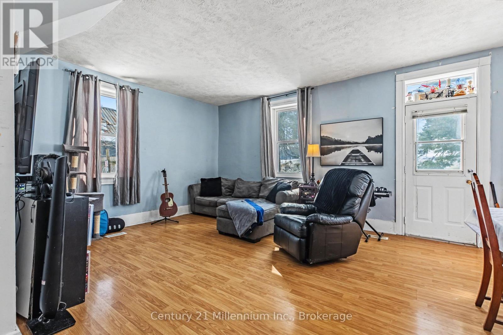 15 Ellen Street, Grey Highlands, Ontario  N0C 1E0 - Photo 13 - X12853390