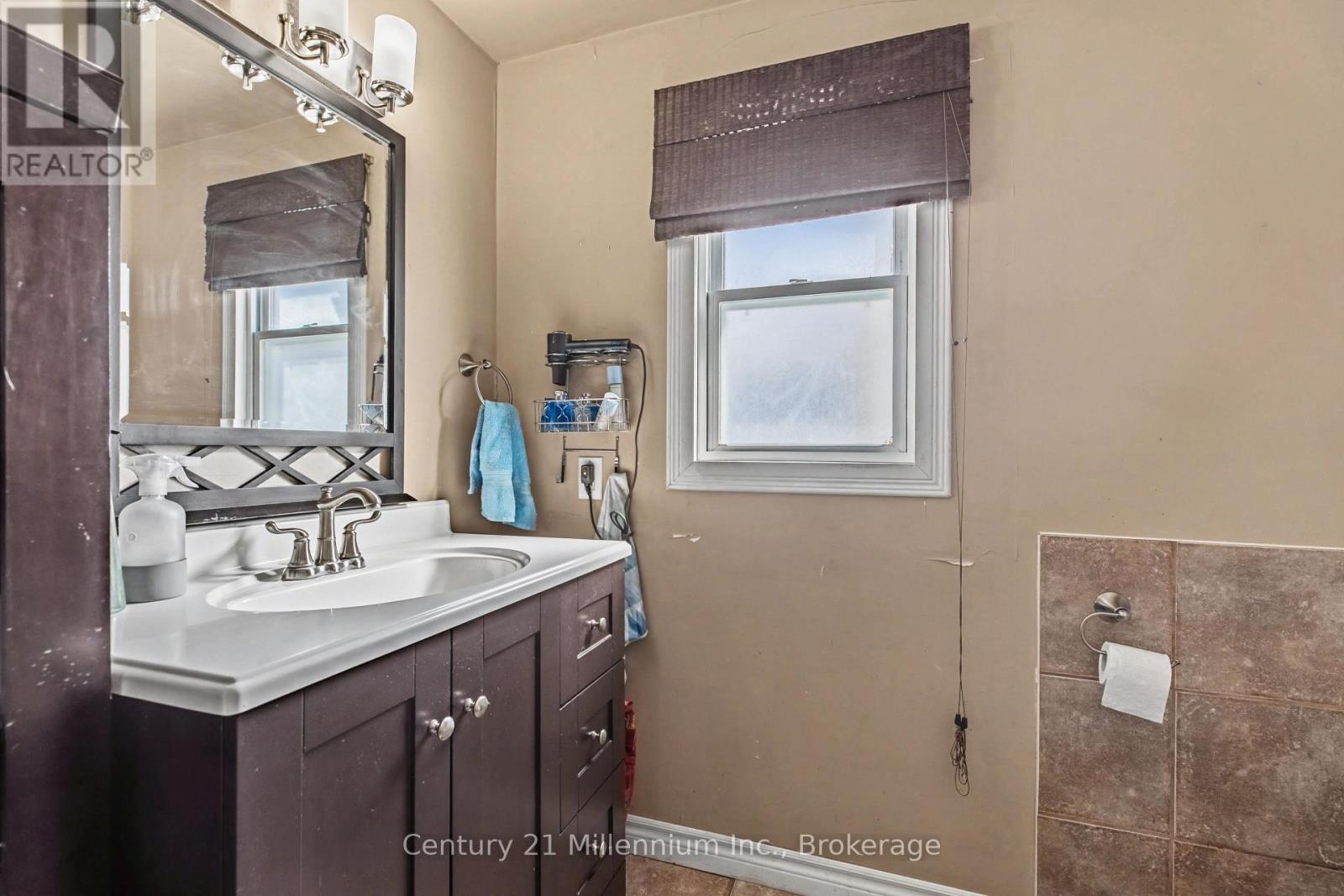 15 Ellen Street, Grey Highlands, Ontario  N0C 1E0 - Photo 16 - X12853390