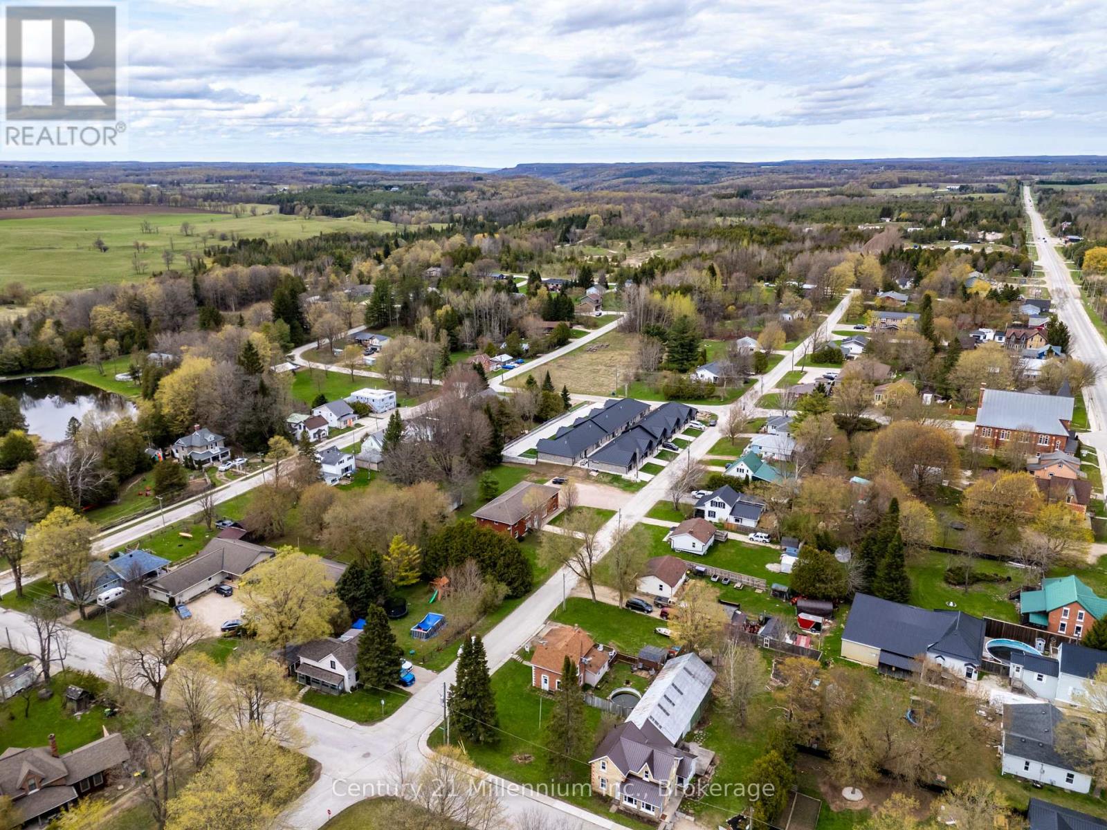 15 Ellen Street, Grey Highlands, Ontario  N0C 1E0 - Photo 26 - X12853390