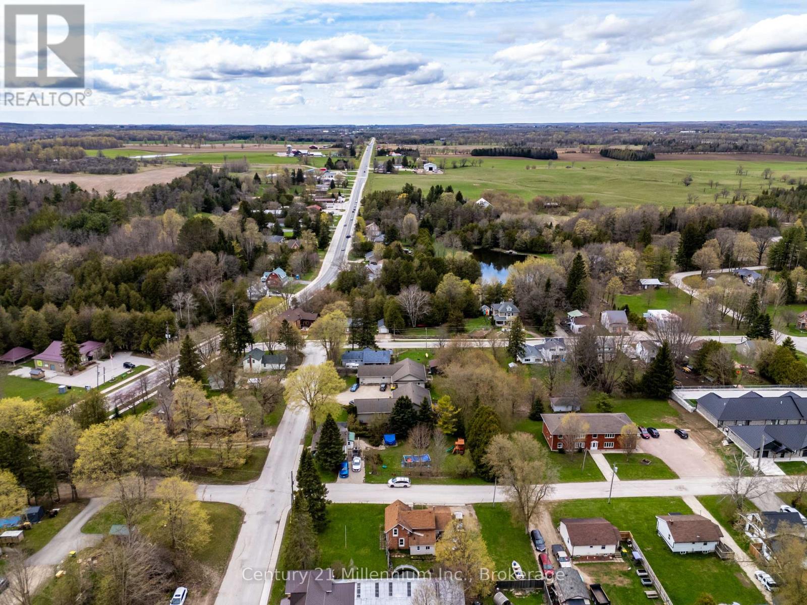 15 Ellen Street, Grey Highlands, Ontario  N0C 1E0 - Photo 28 - X12853390