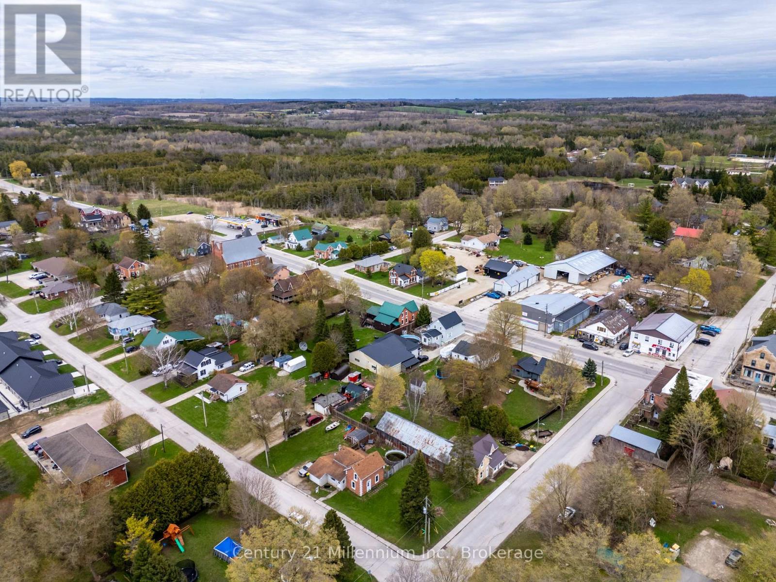 15 Ellen Street, Grey Highlands, Ontario  N0C 1E0 - Photo 30 - X12853390