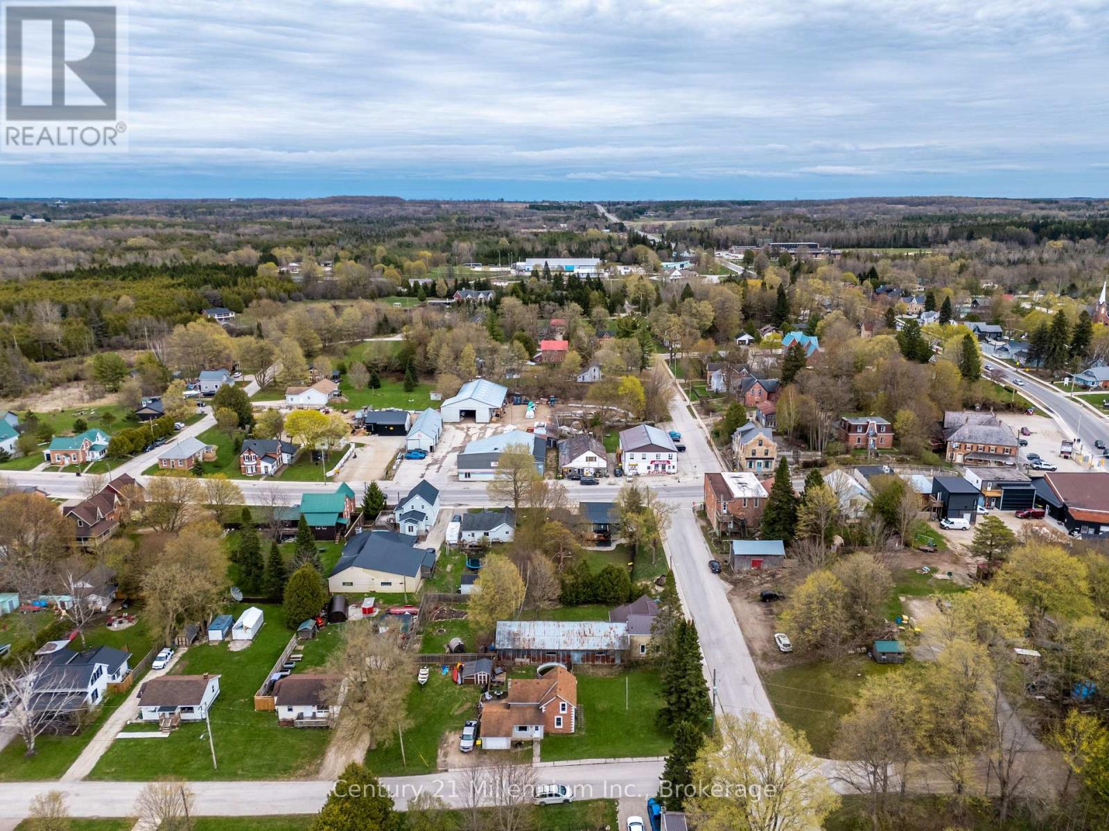 15 Ellen Street, Grey Highlands, Ontario  N0C 1E0 - Photo 31 - X12853390