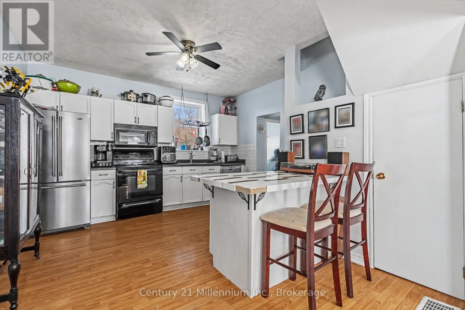 15 Ellen Street, Grey Highlands, Ontario  N0C 1E0 - Photo 6 - X12853390