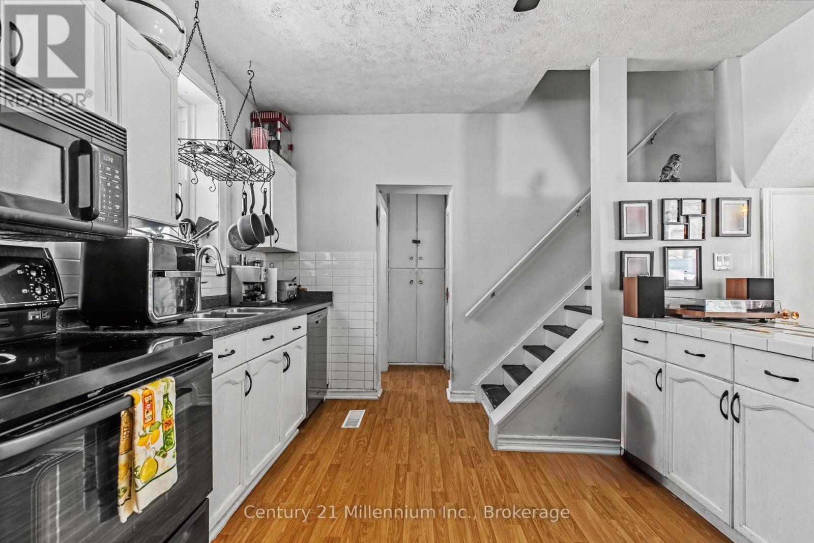 15 Ellen Street, Grey Highlands, Ontario  N0C 1E0 - Photo 8 - X12853390