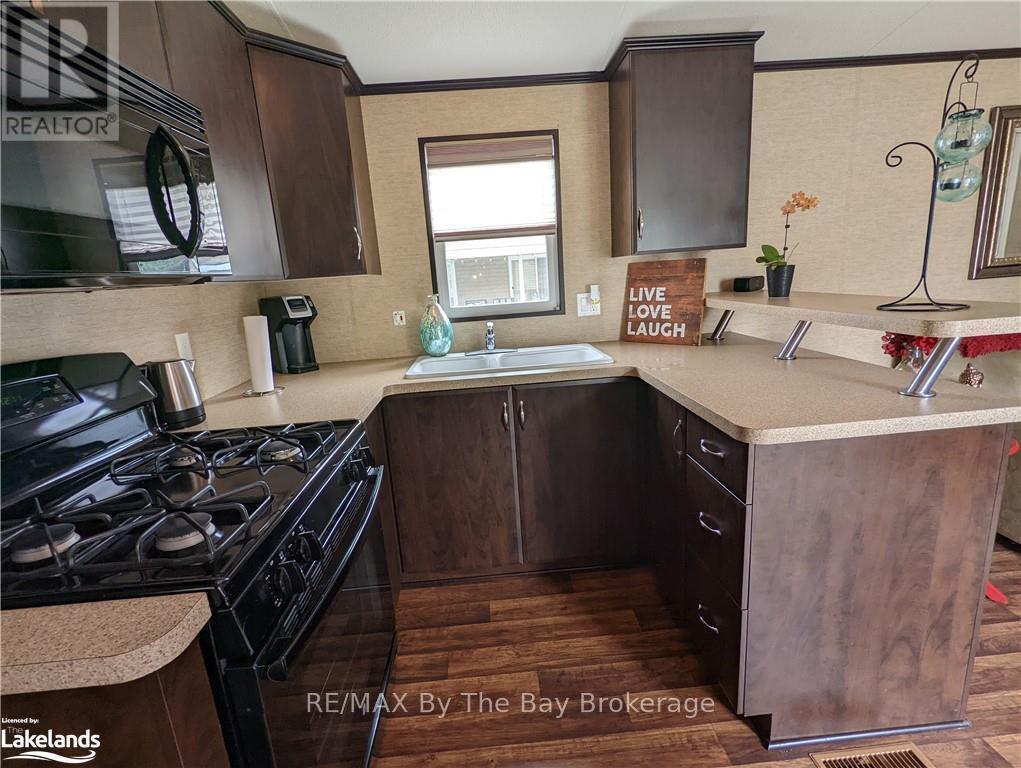 16 Kenora Trail, Wasaga Beach, Ontario  L9Z 1X7 - Photo 12 - S12861266
