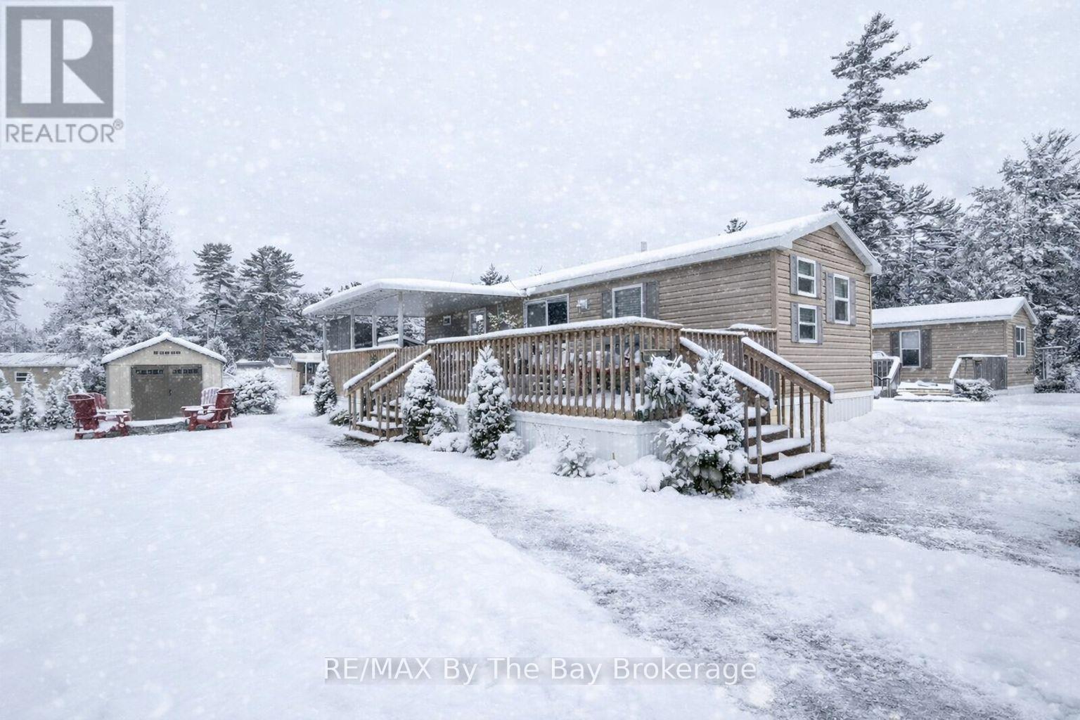 16 Kenora Trail, Wasaga Beach, Ontario  L9Z 1X7 - Photo 2 - S12861266