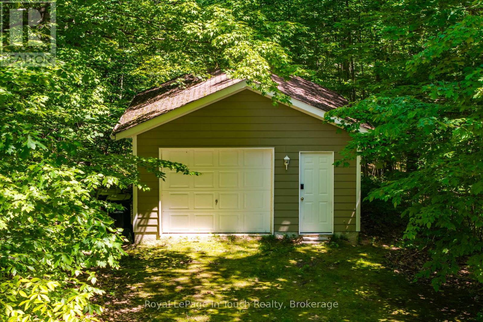 157 Farlain Lake Road W, Tiny, Ontario  L9M 0B9 - Photo 12 - S12861868