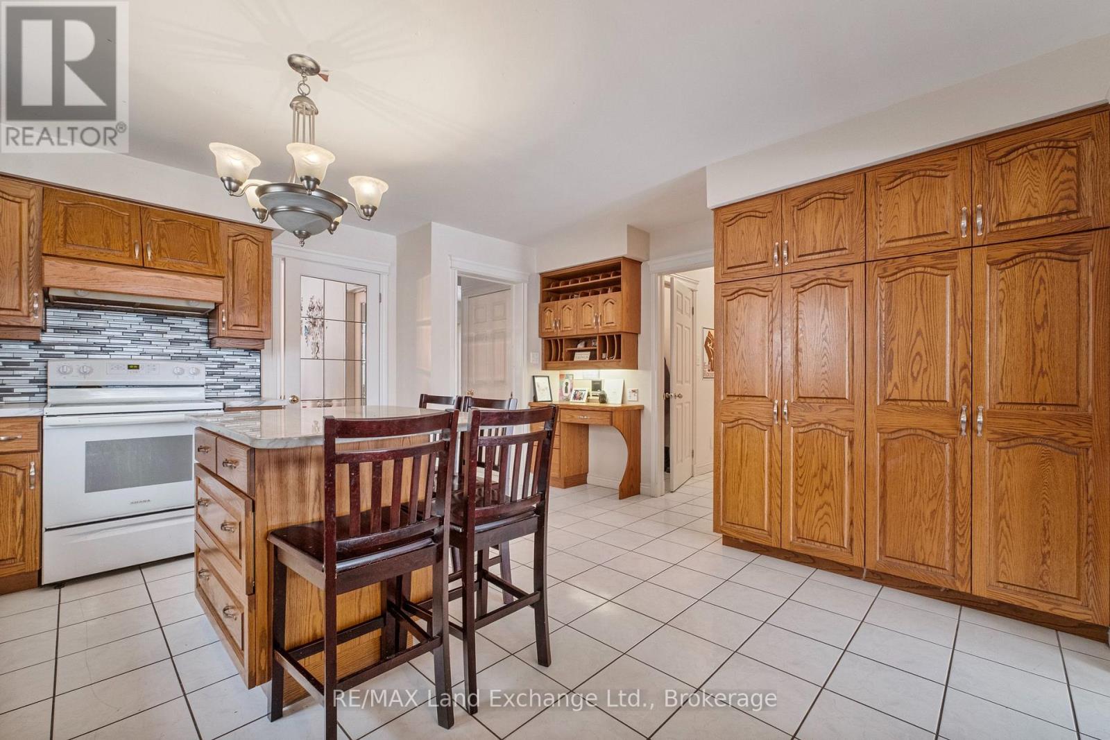 750 Mcpherson Crescent, Kincardine, Ontario  N2Z 1M4 - Photo 14 - X12862572