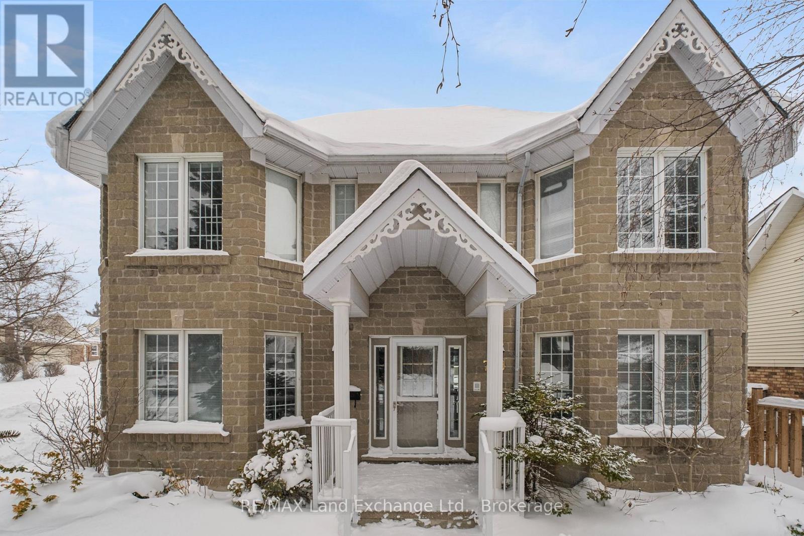 750 Mcpherson Crescent, Kincardine, Ontario  N2Z 1M4 - Photo 2 - X12862572
