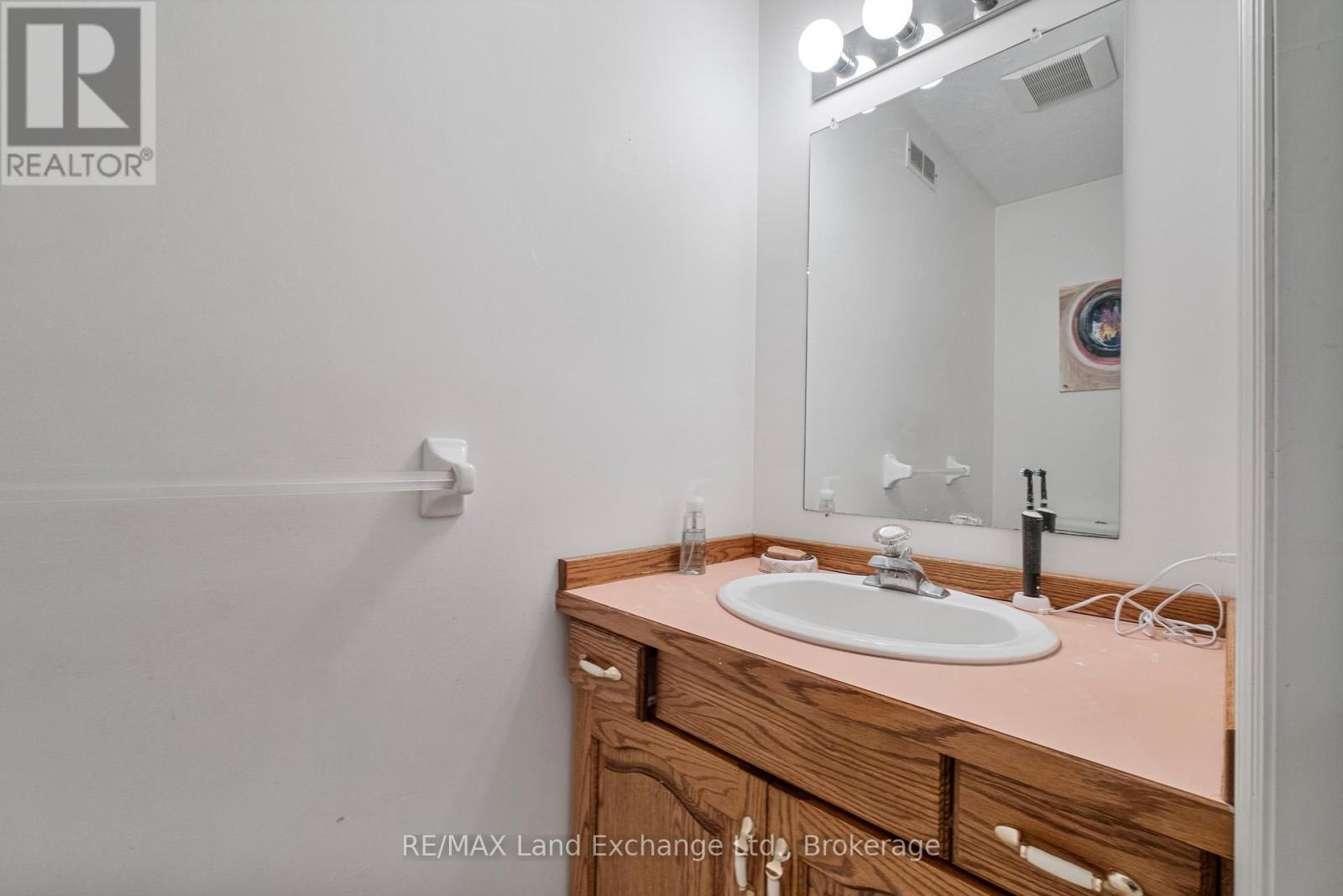 750 Mcpherson Crescent, Kincardine, Ontario  N2Z 1M4 - Photo 21 - X12862572
