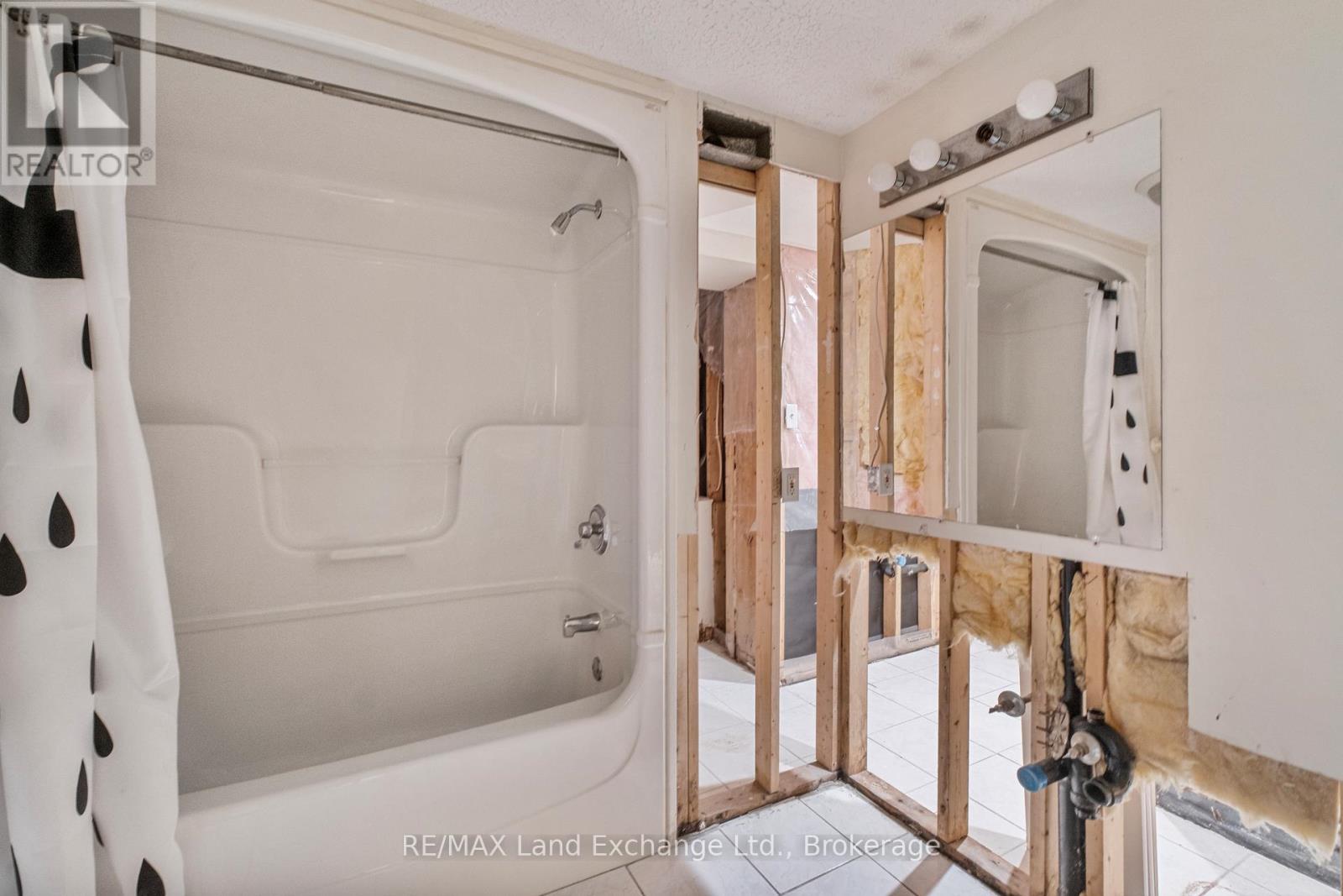 750 Mcpherson Crescent, Kincardine, Ontario  N2Z 1M4 - Photo 43 - X12862572