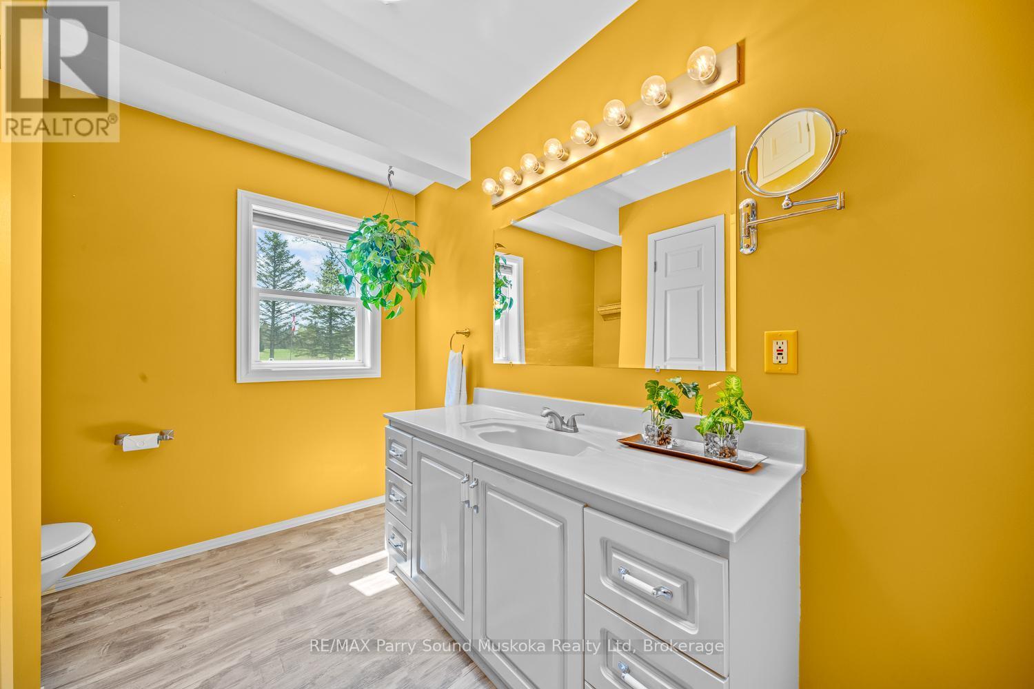 258 Lakeside Trail, Magnetawan, Ontario  P0A 1P0 - Photo 15 - X12864604