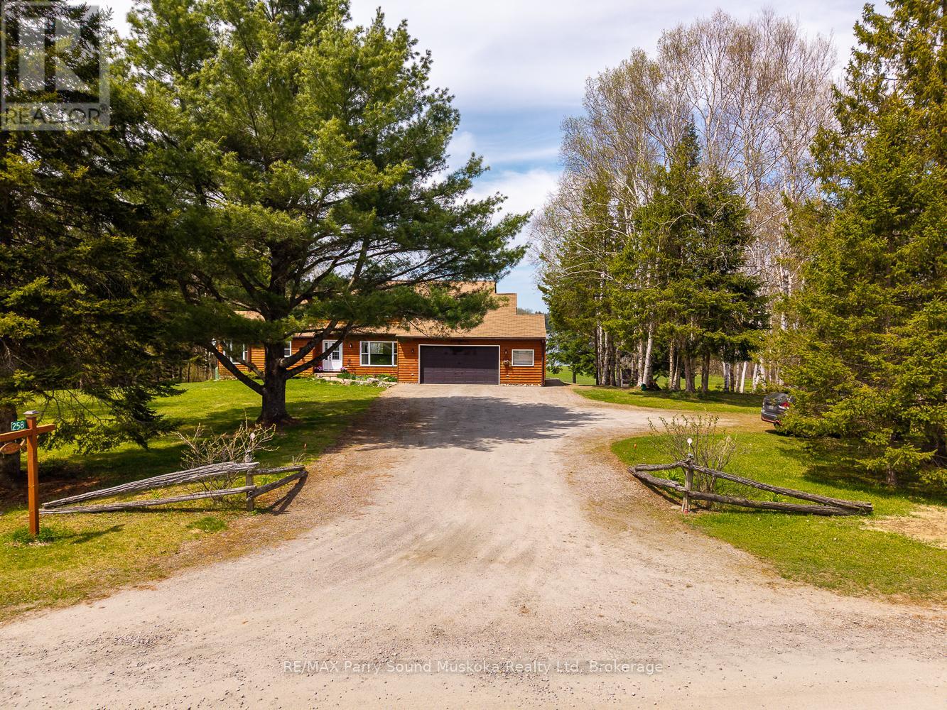 258 Lakeside Trail, Magnetawan, Ontario  P0A 1P0 - Photo 43 - X12864604