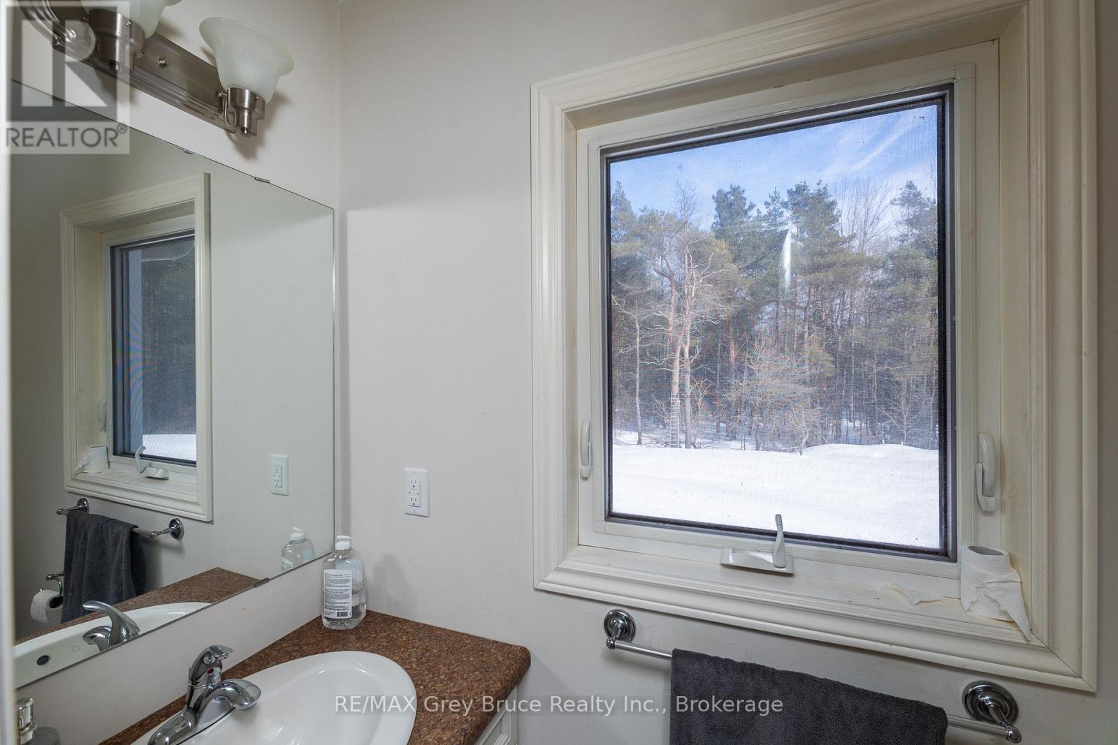 260 Spring Creek Road, South Bruce Peninsula, Ontario  N0H 1P0 - Photo 14 - X12864868