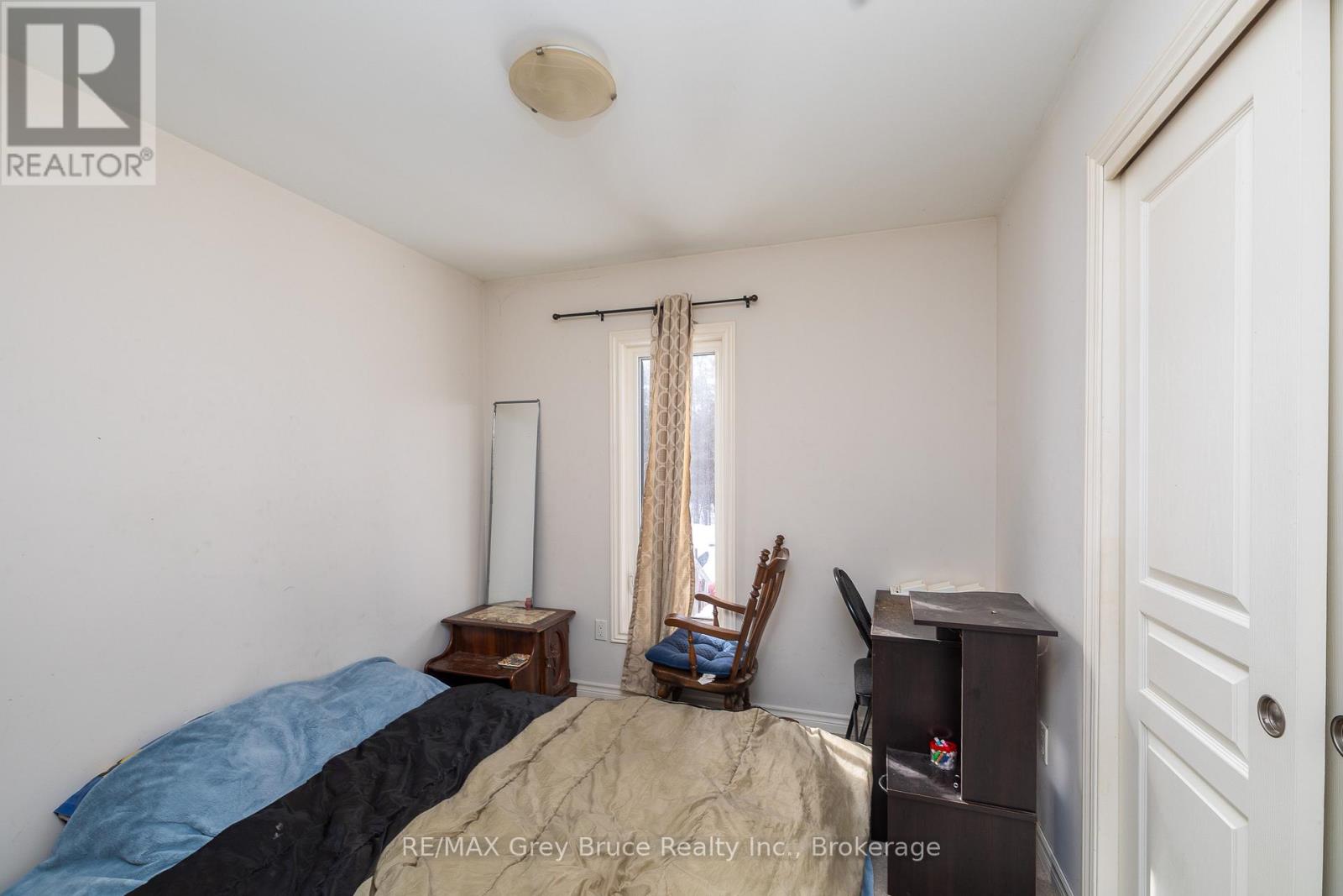 260 Spring Creek Road, South Bruce Peninsula, Ontario  N0H 1P0 - Photo 15 - X12864868
