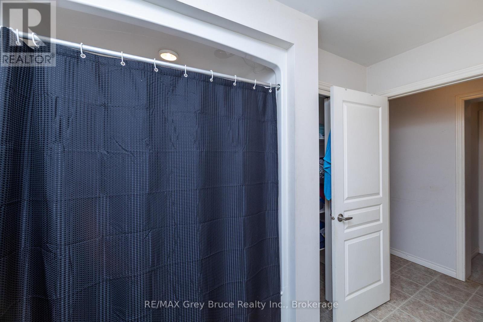 260 Spring Creek Road, South Bruce Peninsula, Ontario  N0H 1P0 - Photo 22 - X12864868
