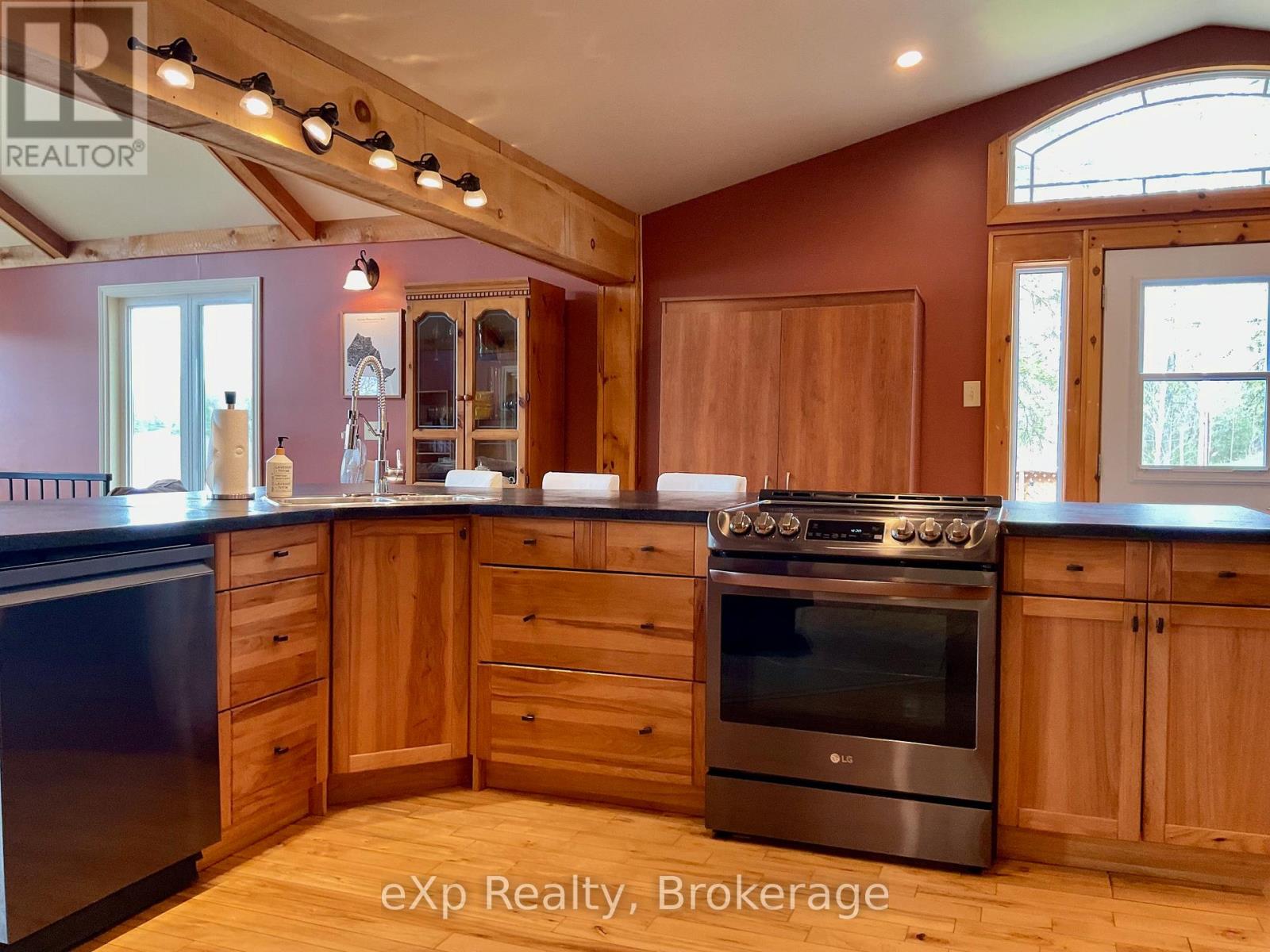 19 Valley Drive, Parry Sound Remote Area, Ontario  P0H 1N0 - Photo 2 - X12865882