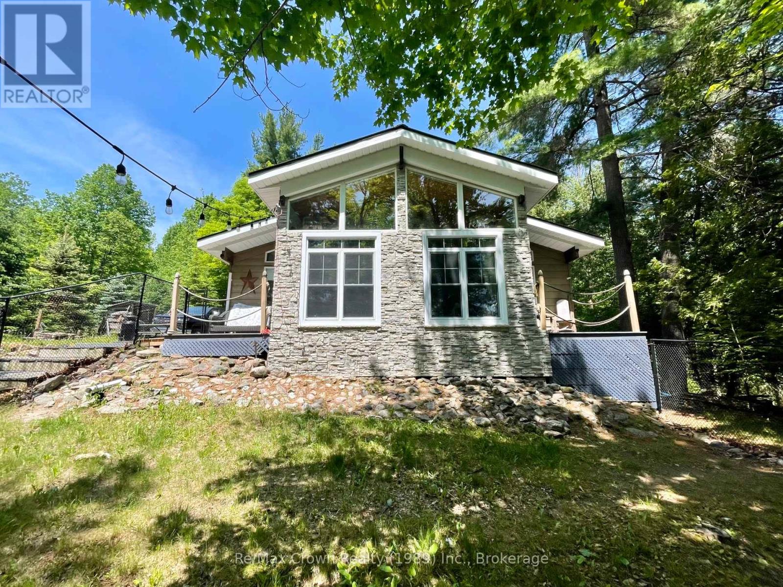 935 Limberlost Point Road, Parry Sound Remote Area, Ontario  P0H 2R0 - Photo 2 - X12867182
