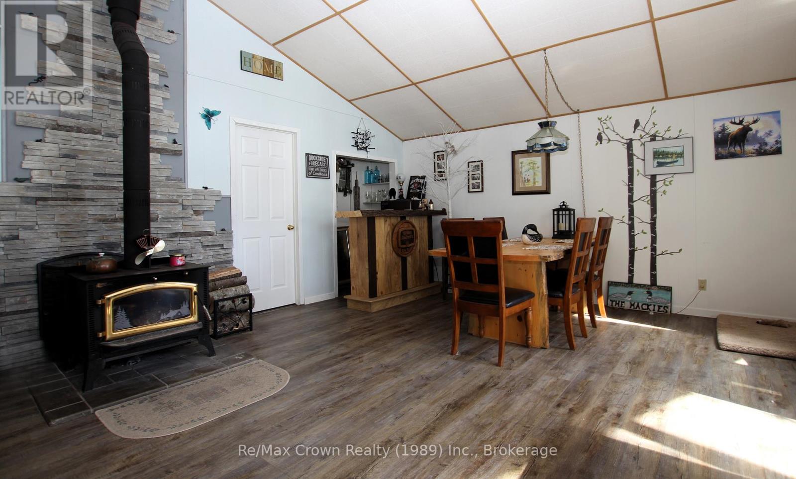 935 Limberlost Point Road, Parry Sound Remote Area, Ontario  P0H 2R0 - Photo 23 - X12867182