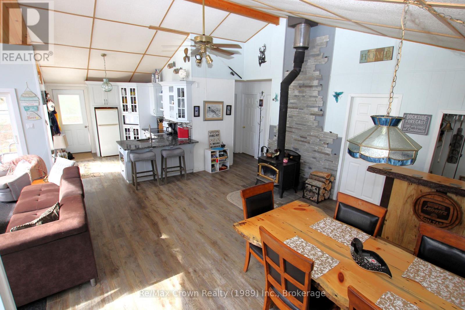 935 Limberlost Point Road, Parry Sound Remote Area, Ontario  P0H 2R0 - Photo 25 - X12867182