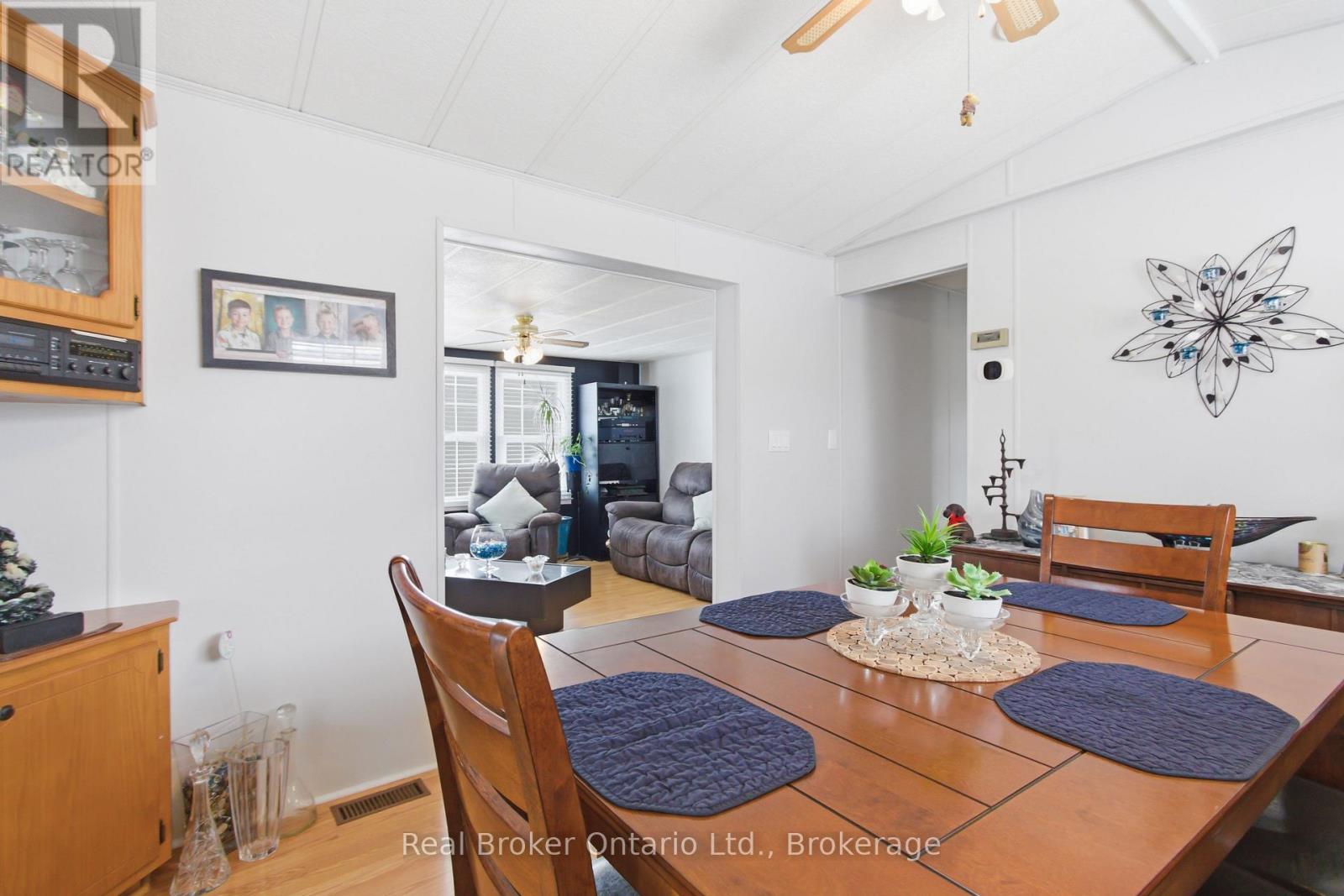 428 Pine Pass, Centre Wellington, Ontario  N1M 2W5 - Photo 21 - X12870108