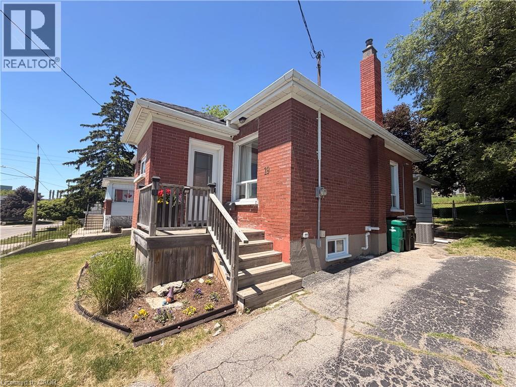 19 Paisley Heights, Cambridge, Ontario  N1R 1B4 - Photo 3 - 40799219