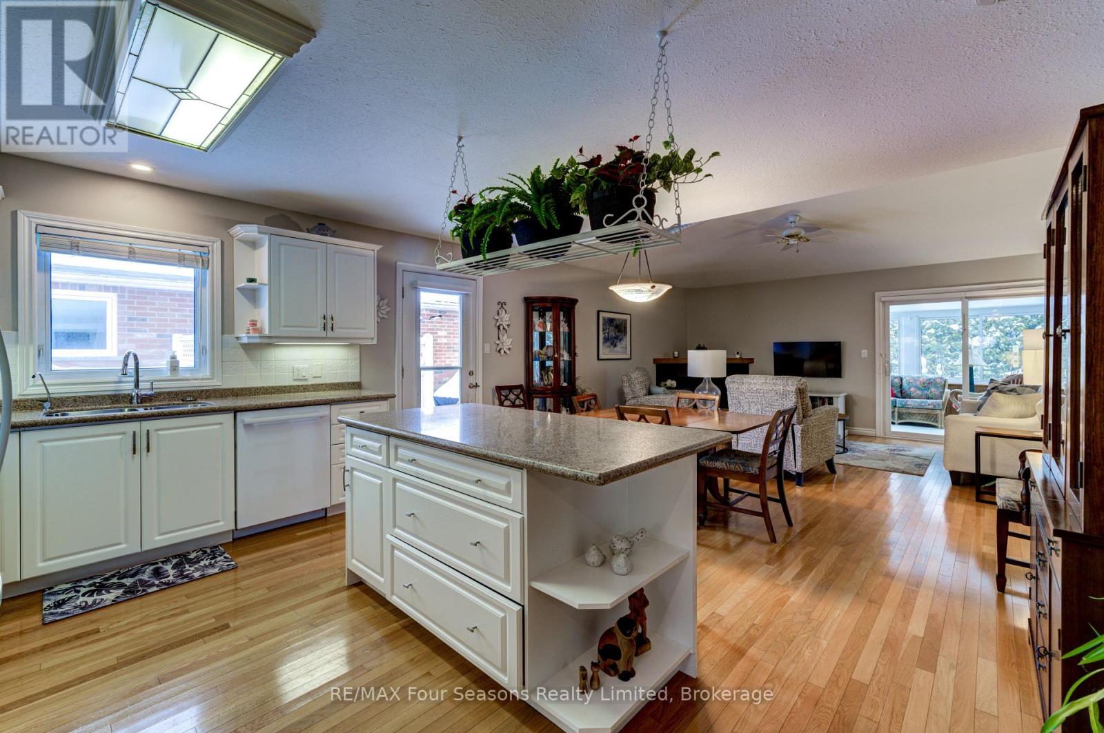 8 - 275 Huron Street, Clearview, Ontario  L0M 1S0 - Photo 11 - S12870374