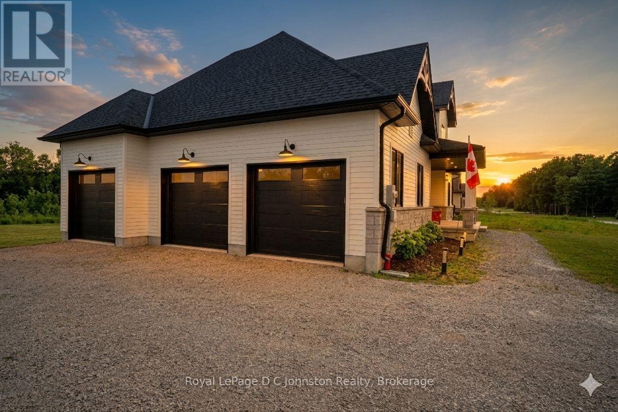 167 Alexandria Street, Georgian Bluffs, Ontario  N4K 0G2 - Photo 2 - X12870934