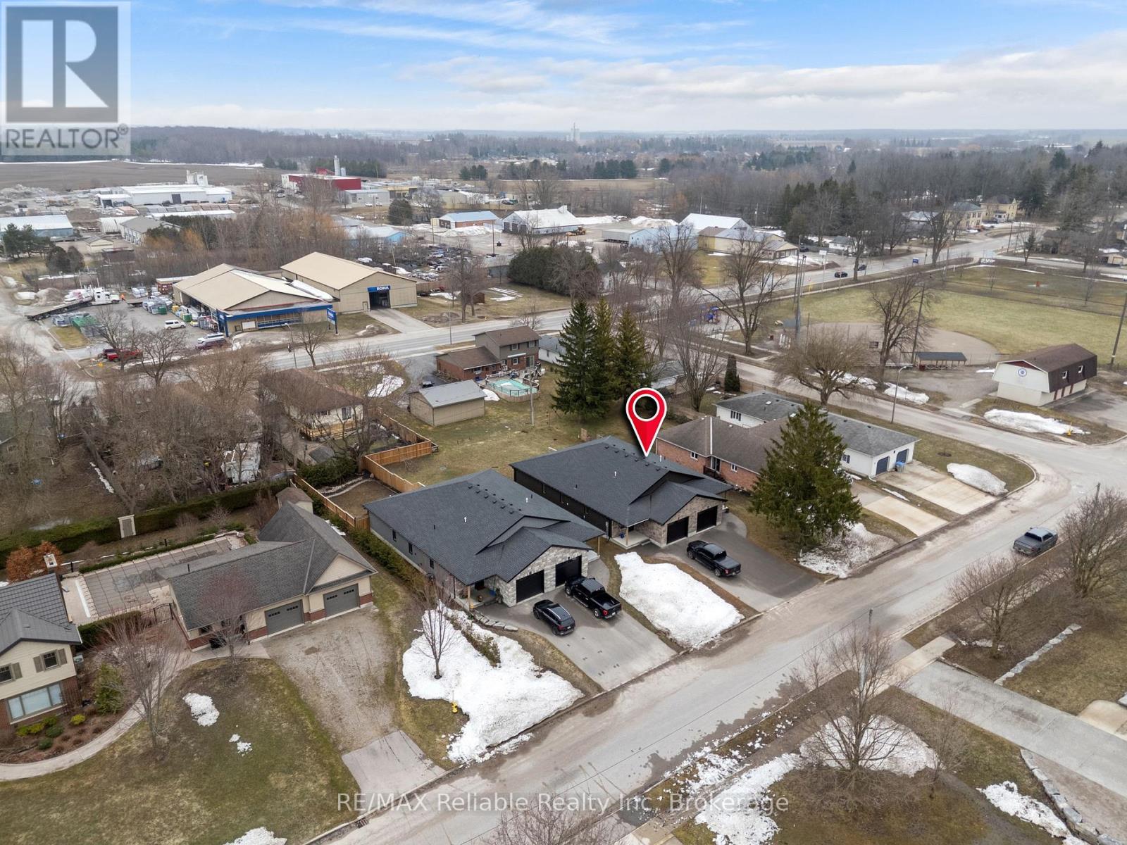 156 Sills Street, Huron East, Ontario  N0K 1W0 - Photo 4 - X12872214